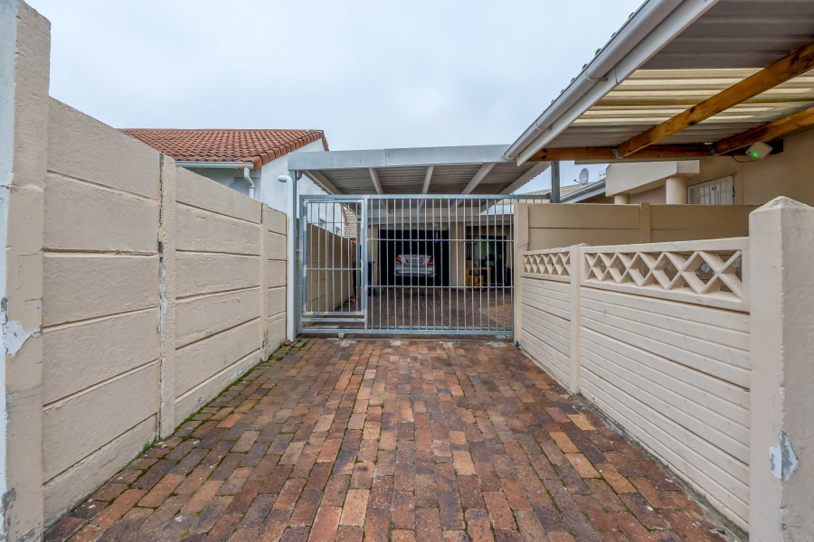 3 Bedroom Property for Sale in Thornton Western Cape